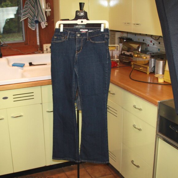 Levi's Denizen Bootcut Denim Jeans - Picture 1 of 5